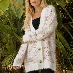 Hem & Thread Eyelash Cozy Knit Cardigan – Size Medium